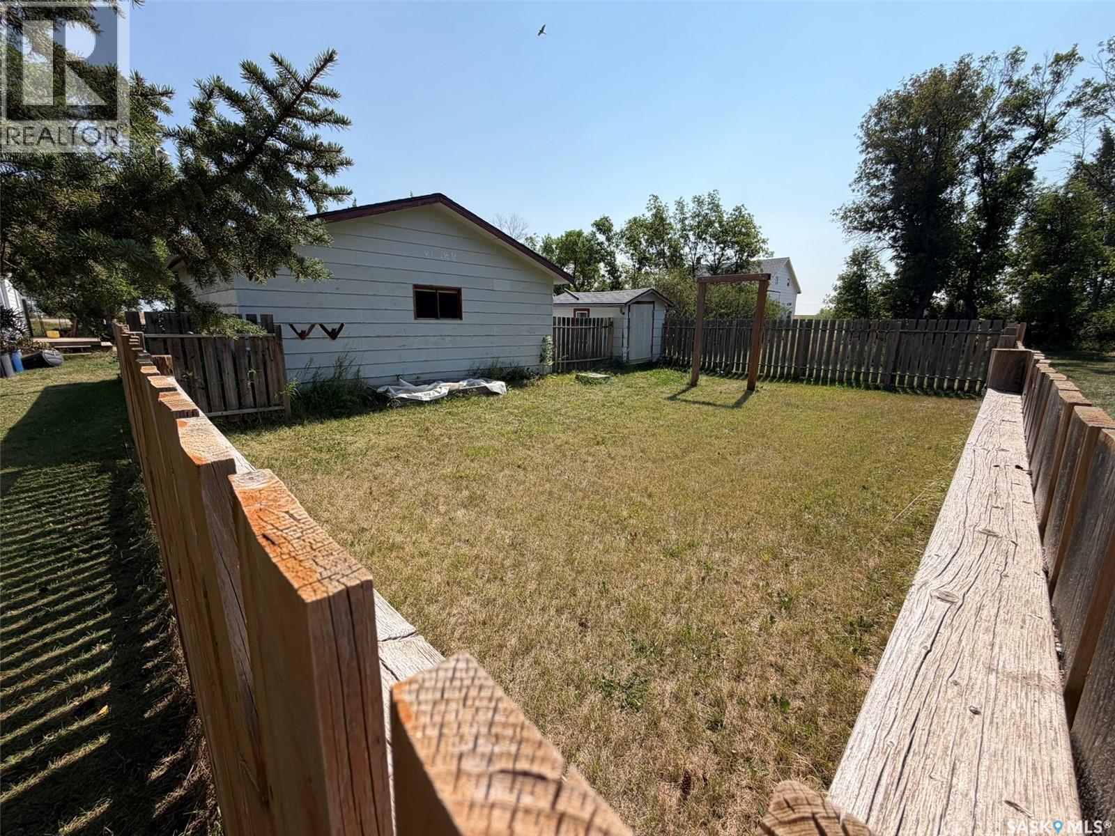 229 4th Avenue E, Lafleche, Saskatchewan  S0H 2K0 - Photo 48 - SK046786