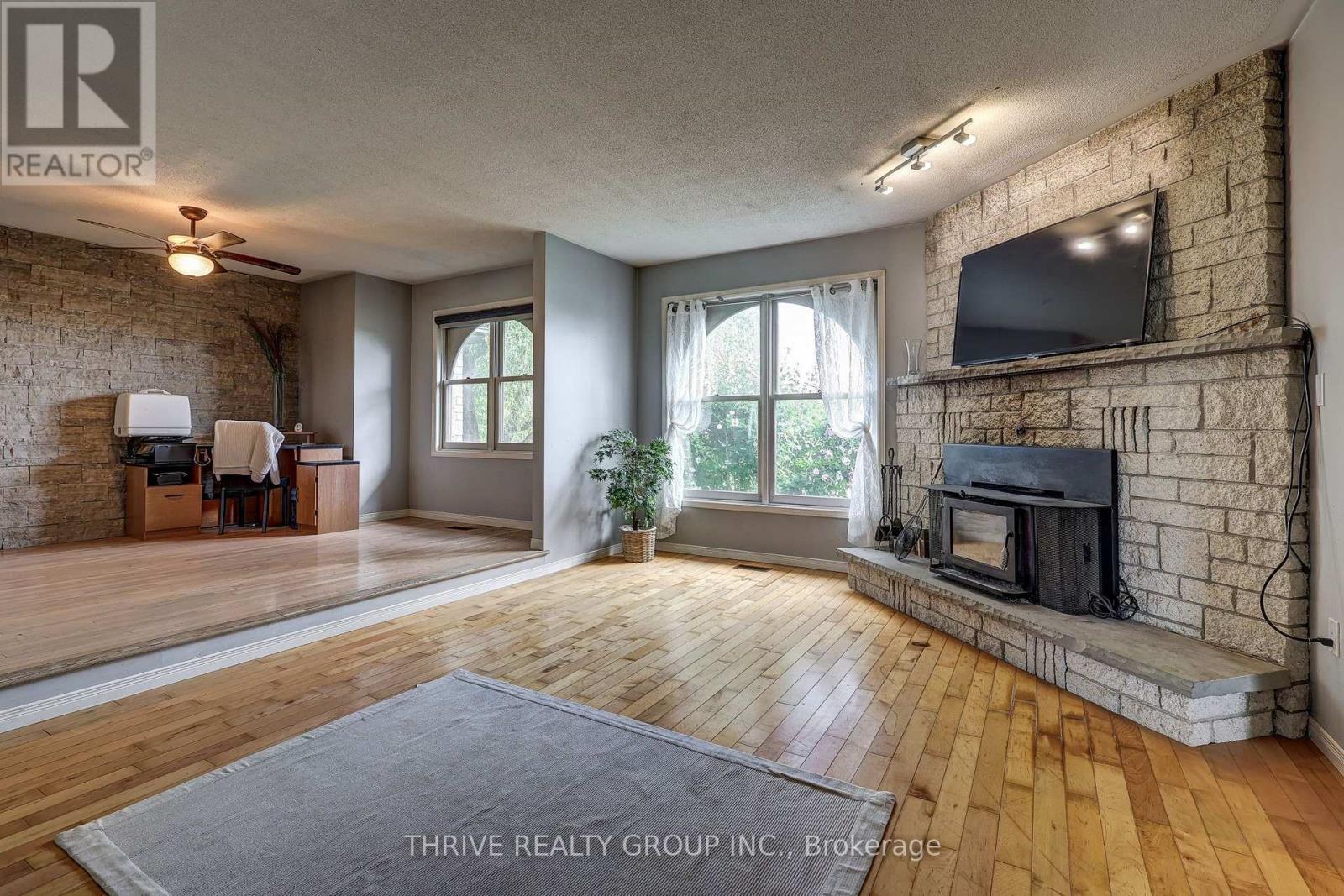 21217 Thames Road, Southwest Middlesex, Ontario  N0L 1A0 - Photo 16 - X13716656