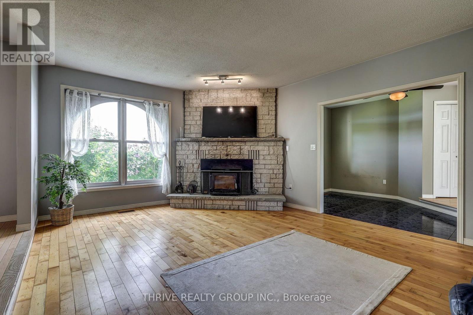 21217 Thames Road, Southwest Middlesex, Ontario  N0L 1A0 - Photo 17 - X13716656