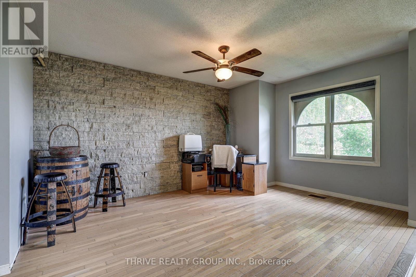 21217 Thames Road, Southwest Middlesex, Ontario  N0L 1A0 - Photo 19 - X13716656