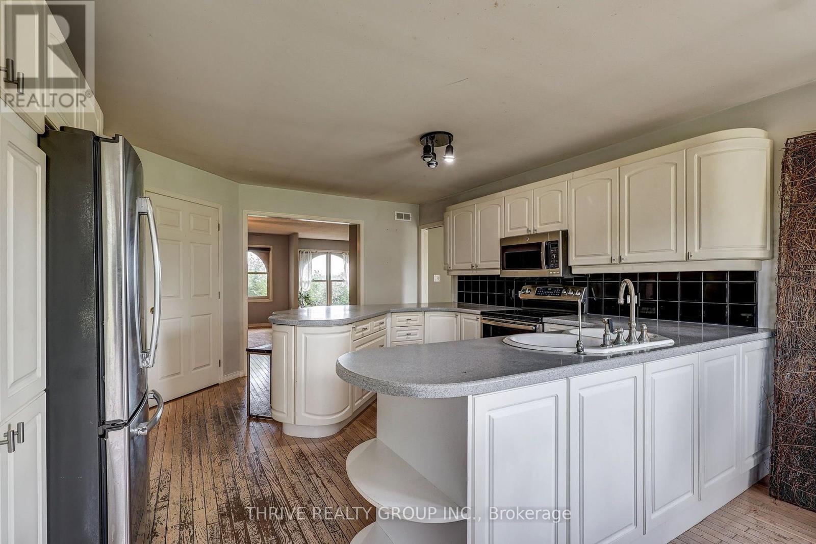 21217 Thames Road, Southwest Middlesex, Ontario  N0L 1A0 - Photo 24 - X13716656