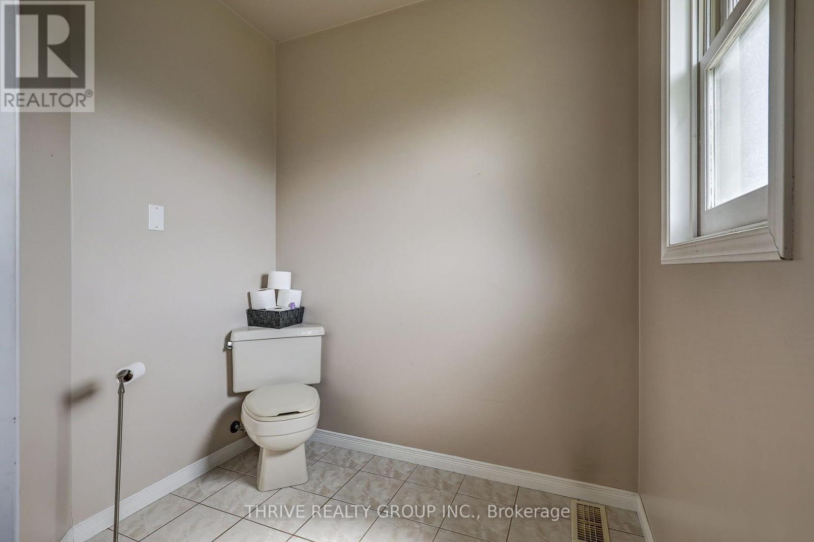 21217 Thames Road, Southwest Middlesex, Ontario  N0L 1A0 - Photo 37 - X13716656