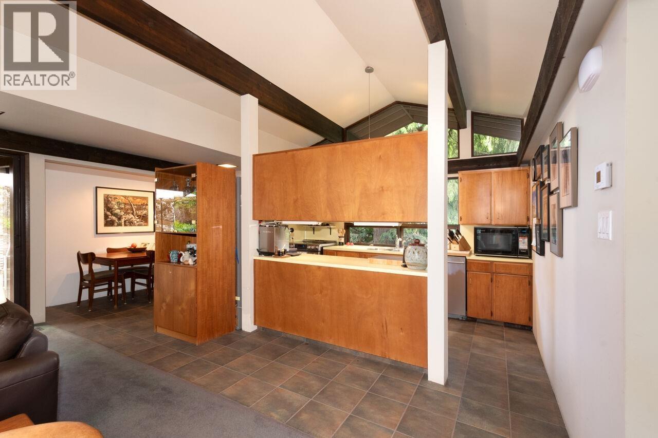 5335 Marine Drive, West Vancouver, British Columbia  V7W 2P9 - Photo 15 - R3135041