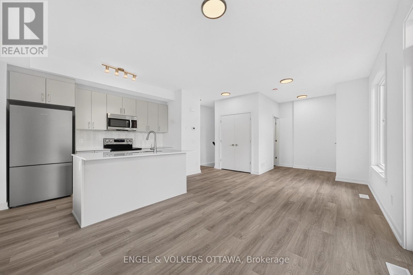 225 Stardust Private, Ottawa, Ontario  K1T 3W6 - Photo 8 - X13716670