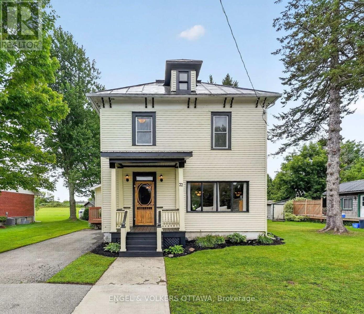 22 PETER STREET, North Glengarry, Ontario