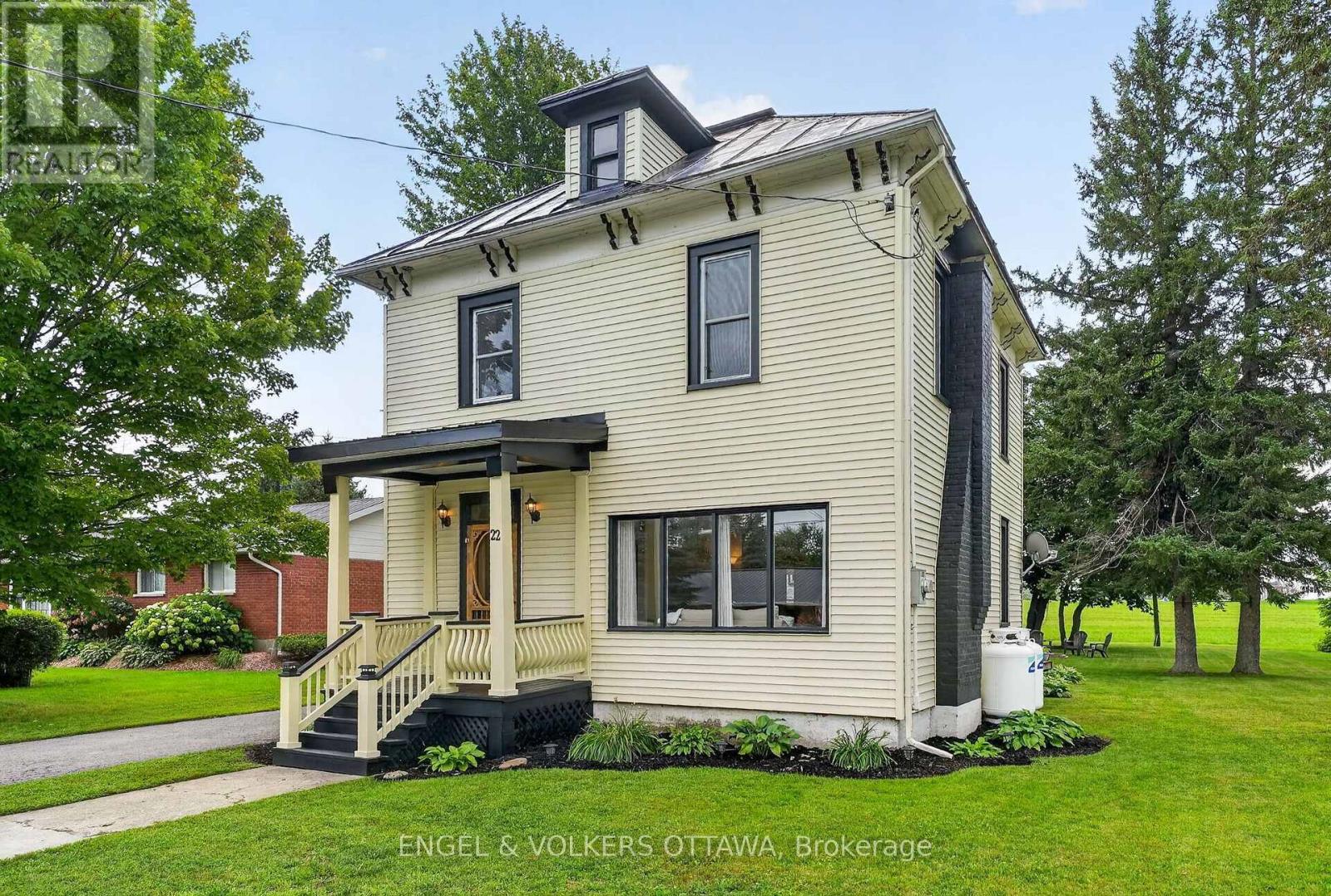 22 Peter Street, North Glengarry, Ontario  K0C 1T0 - Photo 3 - X13716678