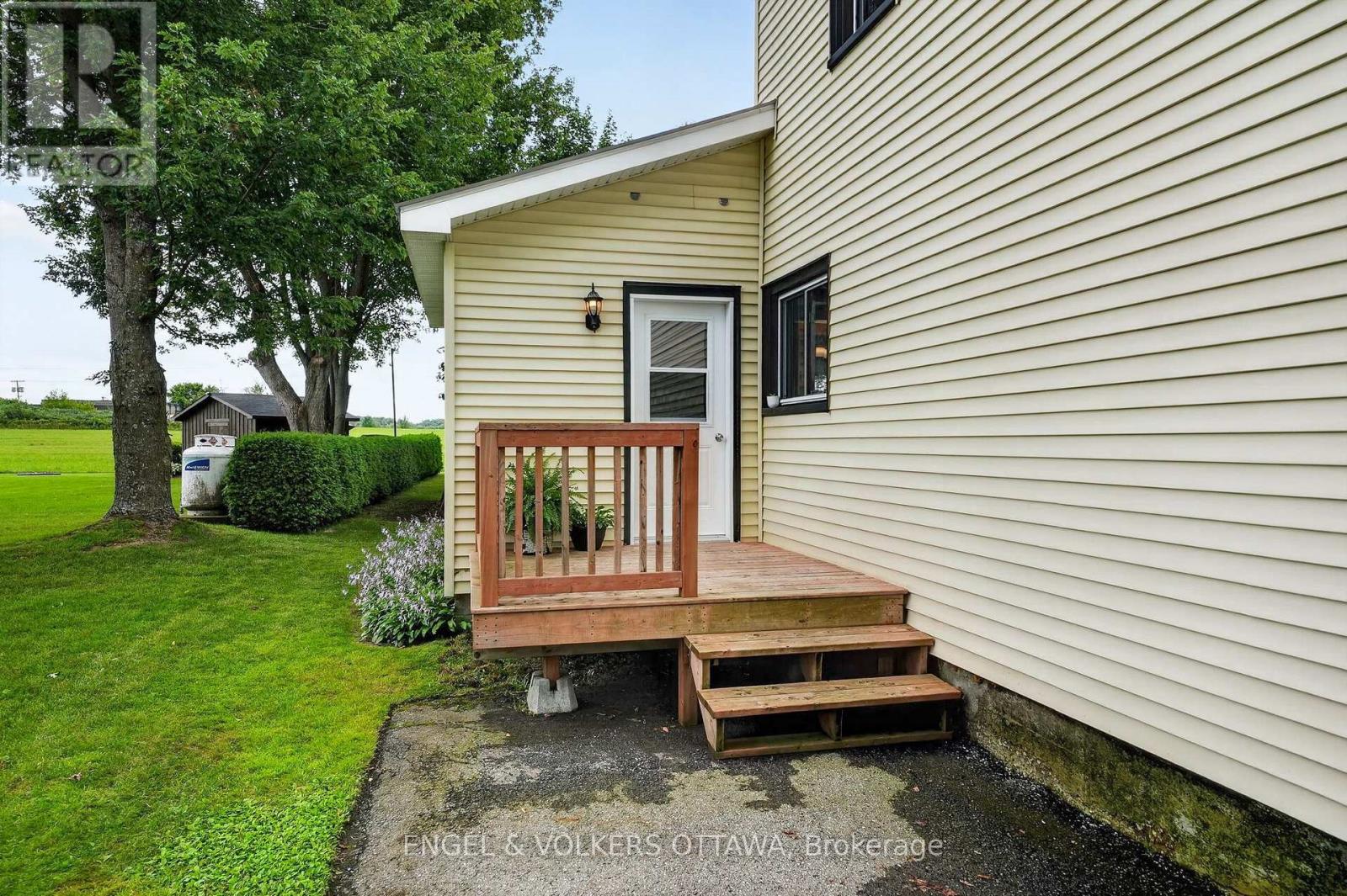 22 Peter Street, North Glengarry, Ontario  K0C 1T0 - Photo 38 - X13716678