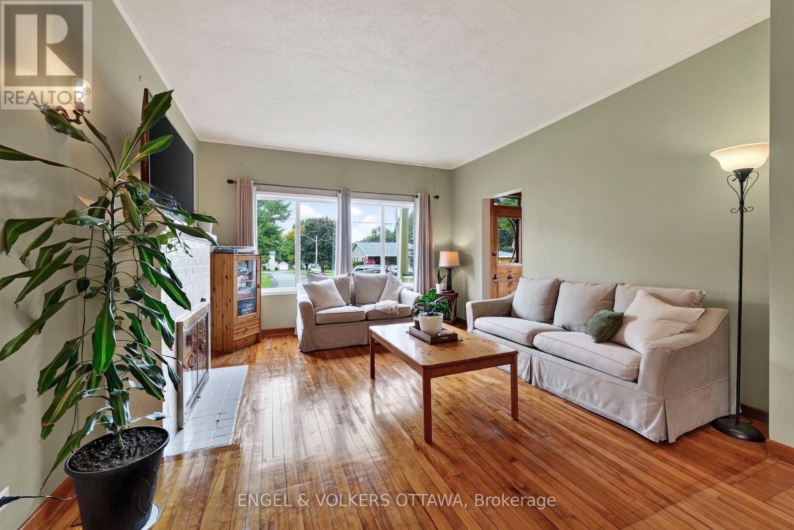 22 Peter Street, North Glengarry, Ontario  K0C 1T0 - Photo 7 - X13716678