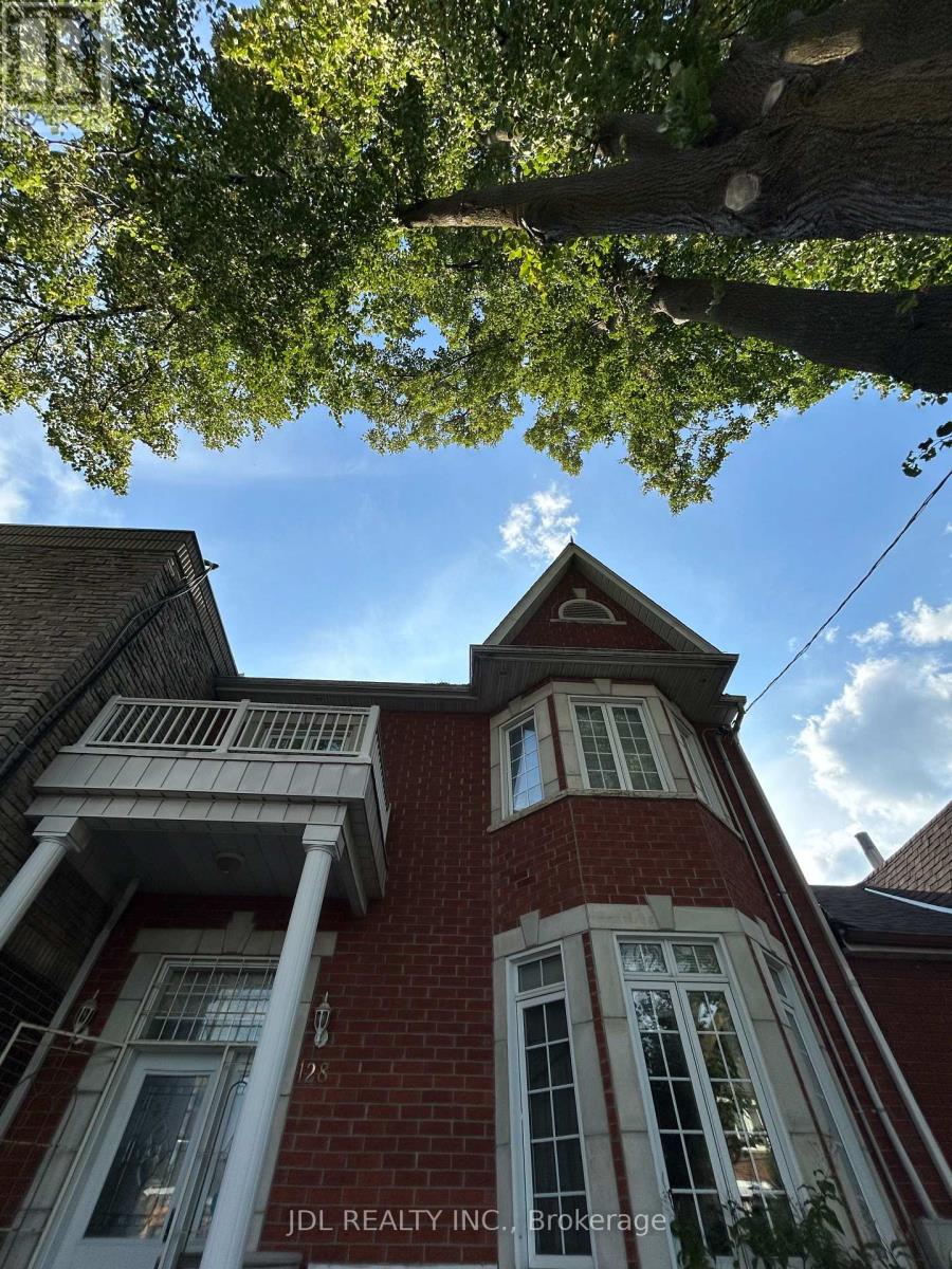 ONE BEDROOM MAIN FLOOR - 128 DENISON AVE AVENUE, Toronto, Ontario