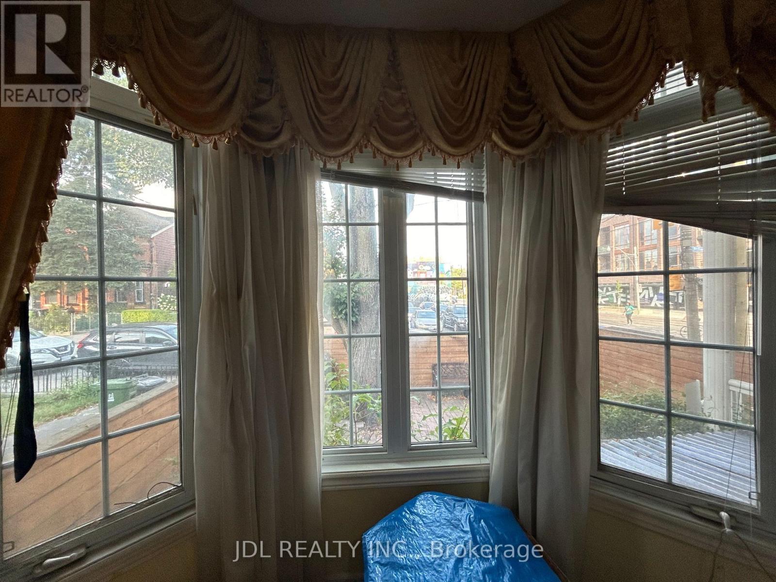 One Bedroom Main Floor - 128 Denison Ave Avenue, Toronto, Ontario  M5T 2N3 - Photo 2 - C13716654