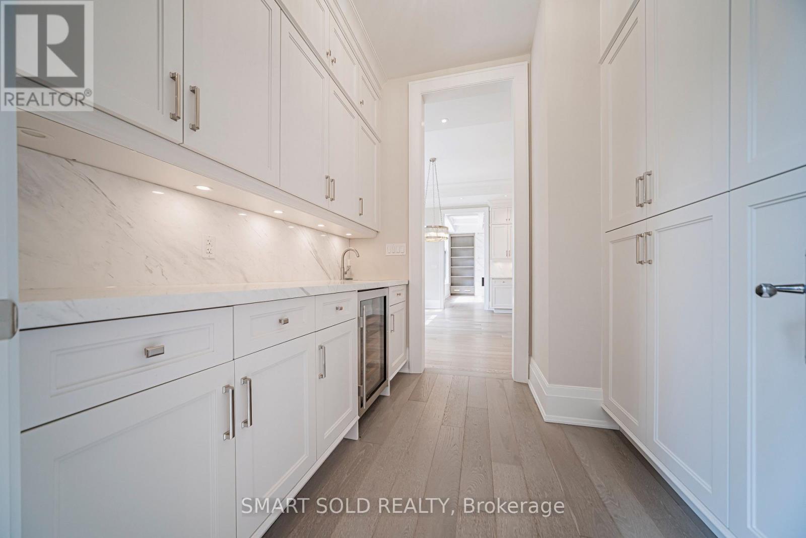 9 Saintfield Avenue, Toronto, Ontario  M3C 2M5 - Photo 17 - C13716682