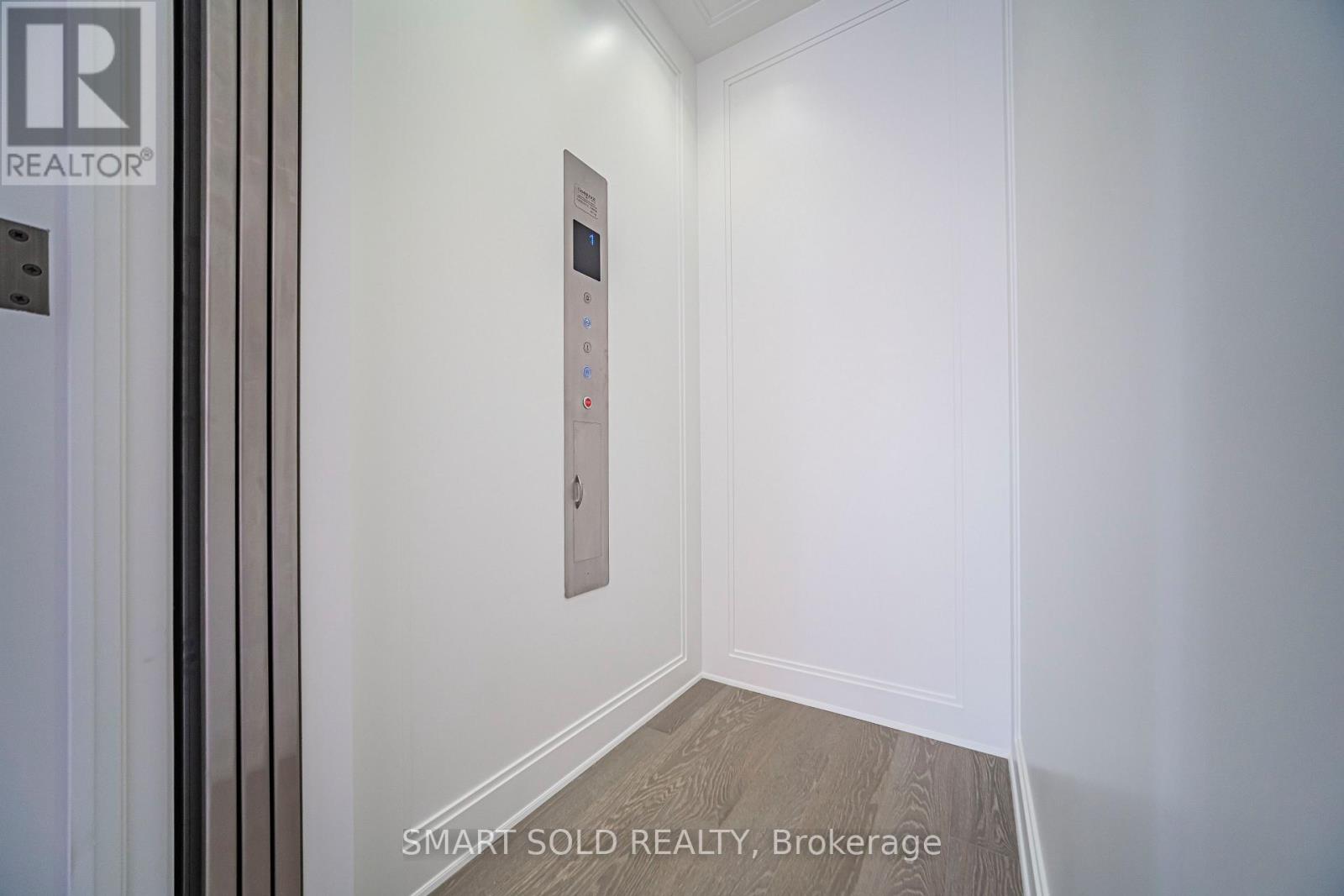 9 Saintfield Avenue, Toronto, Ontario  M3C 2M5 - Photo 28 - C13716682
