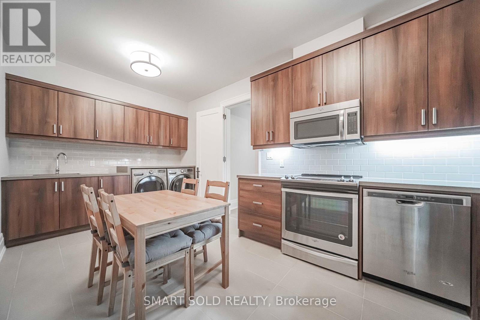 9 Saintfield Avenue, Toronto, Ontario  M3C 2M5 - Photo 42 - C13716682