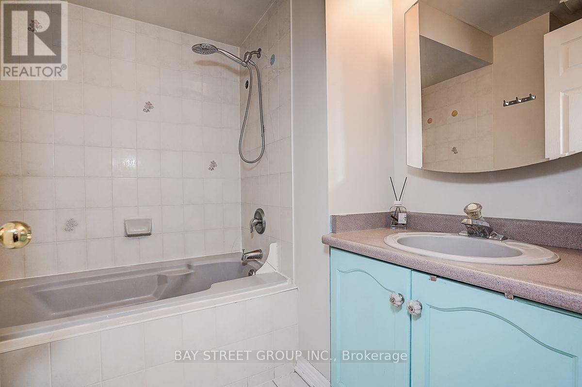 54 Forestwood Street, Richmond Hill, Ontario  L4S 2K3 - Photo 24 - N13716650