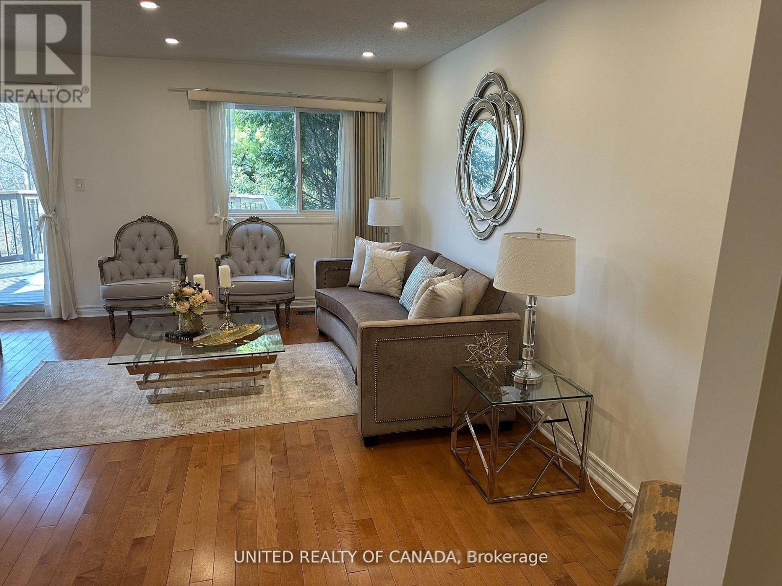 102 Baywood Court, Markham, Ontario  L3T 5W3 - Photo 4 - N13716676