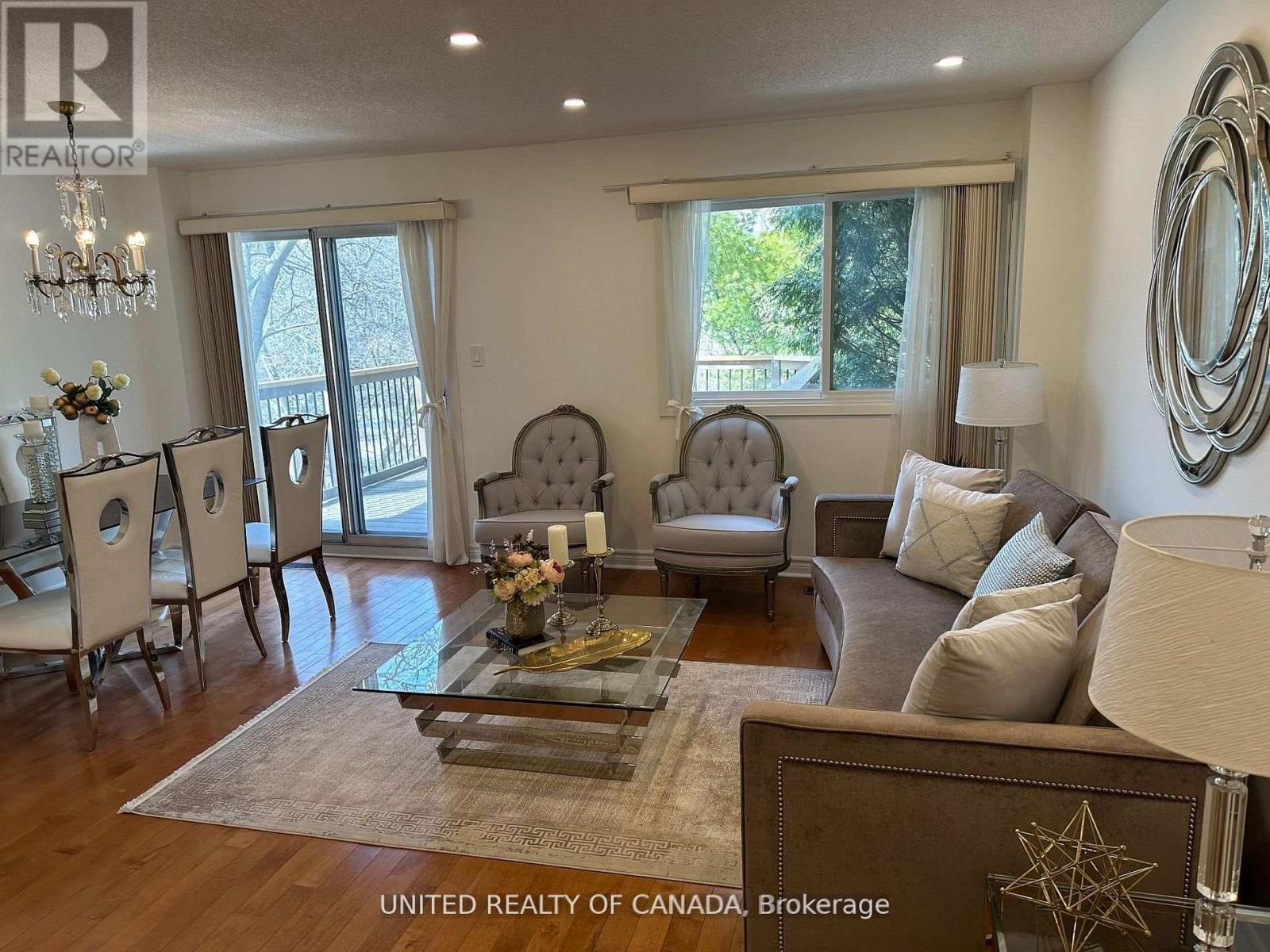102 Baywood Court, Markham, Ontario  L3T 5W3 - Photo 5 - N13716676