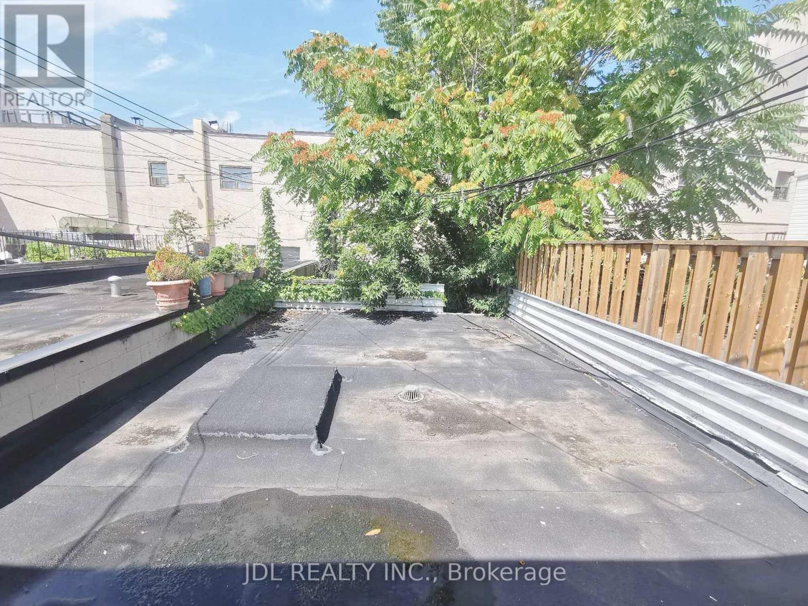2nd Floor - 1298 Bloor Street W, Toronto, Ontario  M6H 1N9 - Photo 11 - W13716636