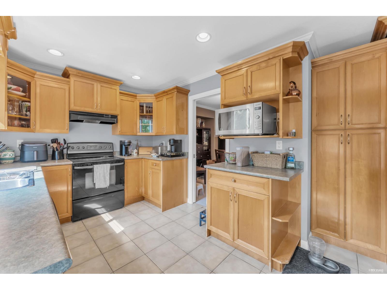 8333 167a Street, Surrey, British Columbia  V4N 5E7 - Photo 2 - R3159147