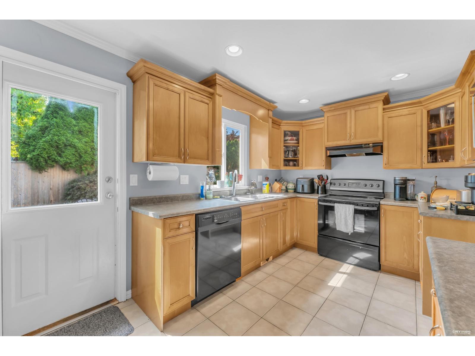 8333 167a Street, Surrey, British Columbia  V4N 5E7 - Photo 3 - R3159147