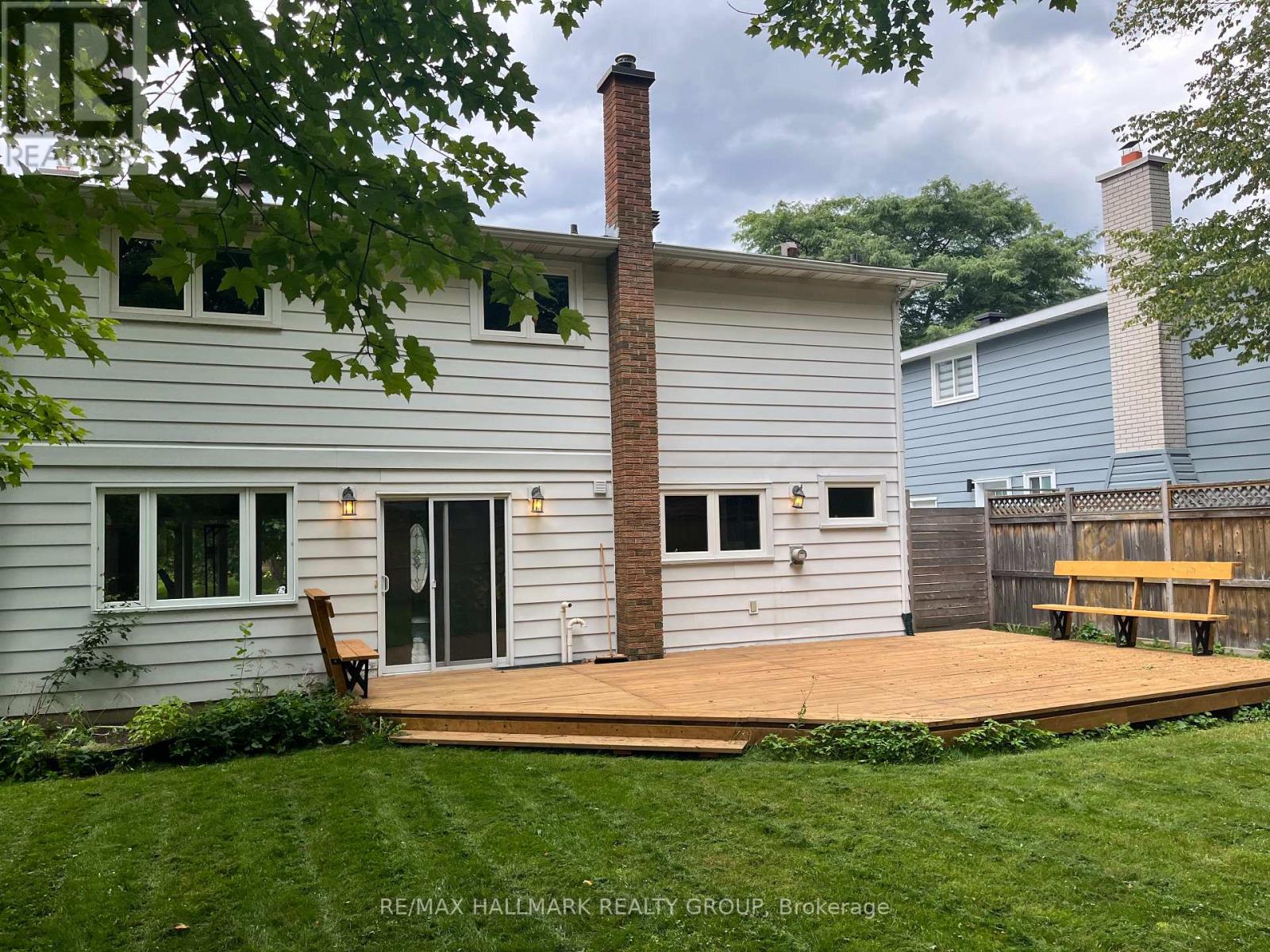 10 Woodview Crescent, Ottawa, Ontario  K1B 3A9 - Photo 3 - X13716696