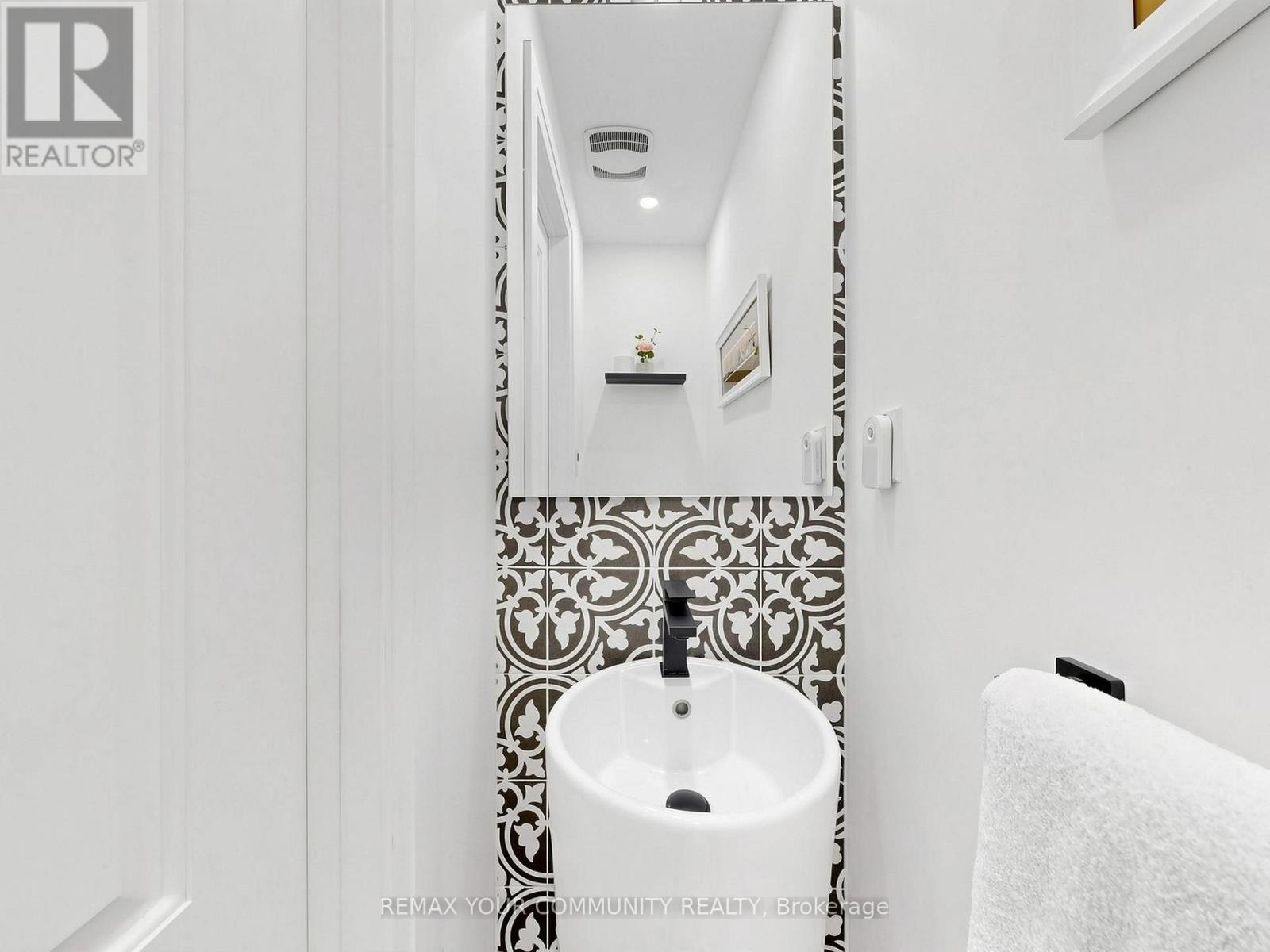 299 Horsham Avenue, Toronto, Ontario  M2R 1G5 - Photo 19 - C13716712