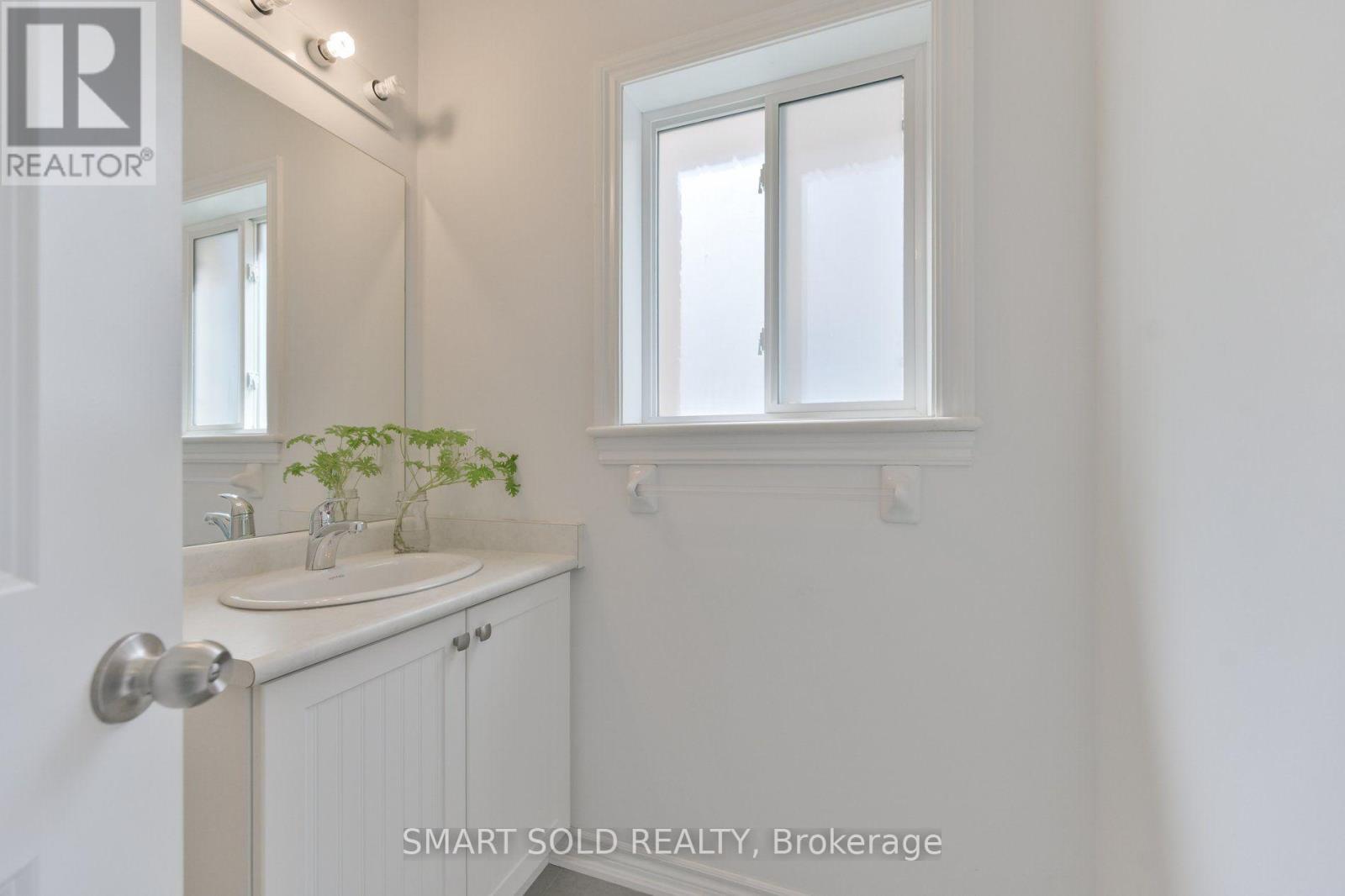 51 Bramsey Street, Georgina, Ontario  L0E 1R0 - Photo 10 - N13716694