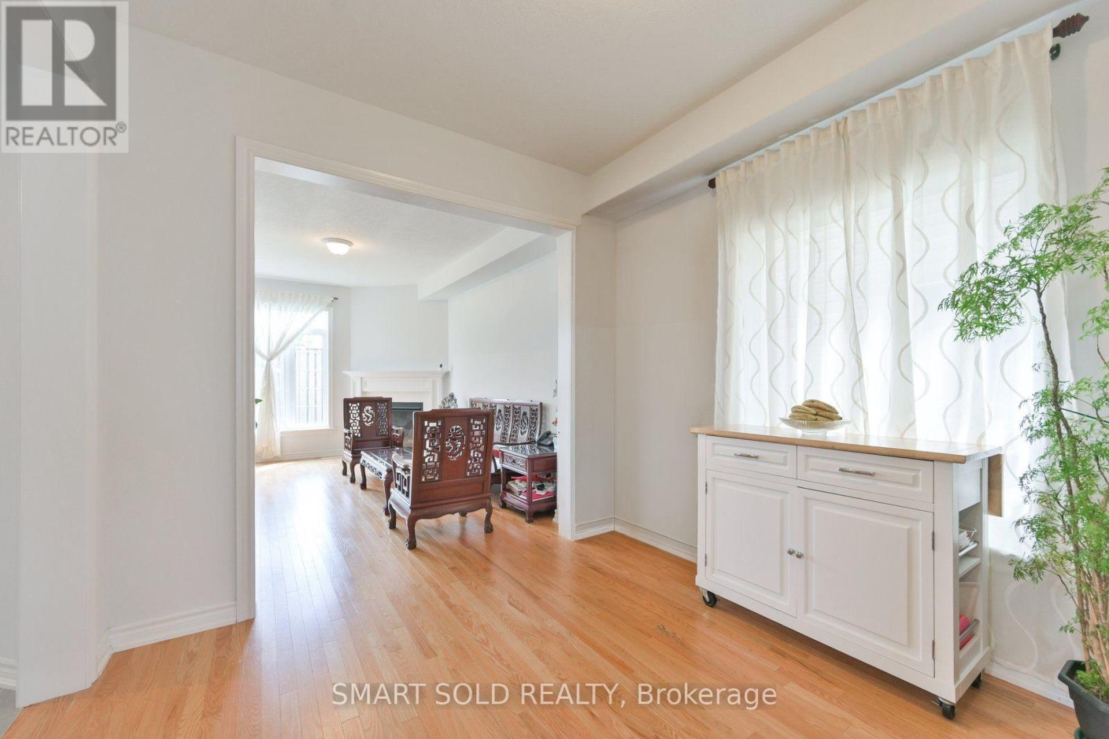 51 Bramsey Street, Georgina, Ontario  L0E 1R0 - Photo 4 - N13716694