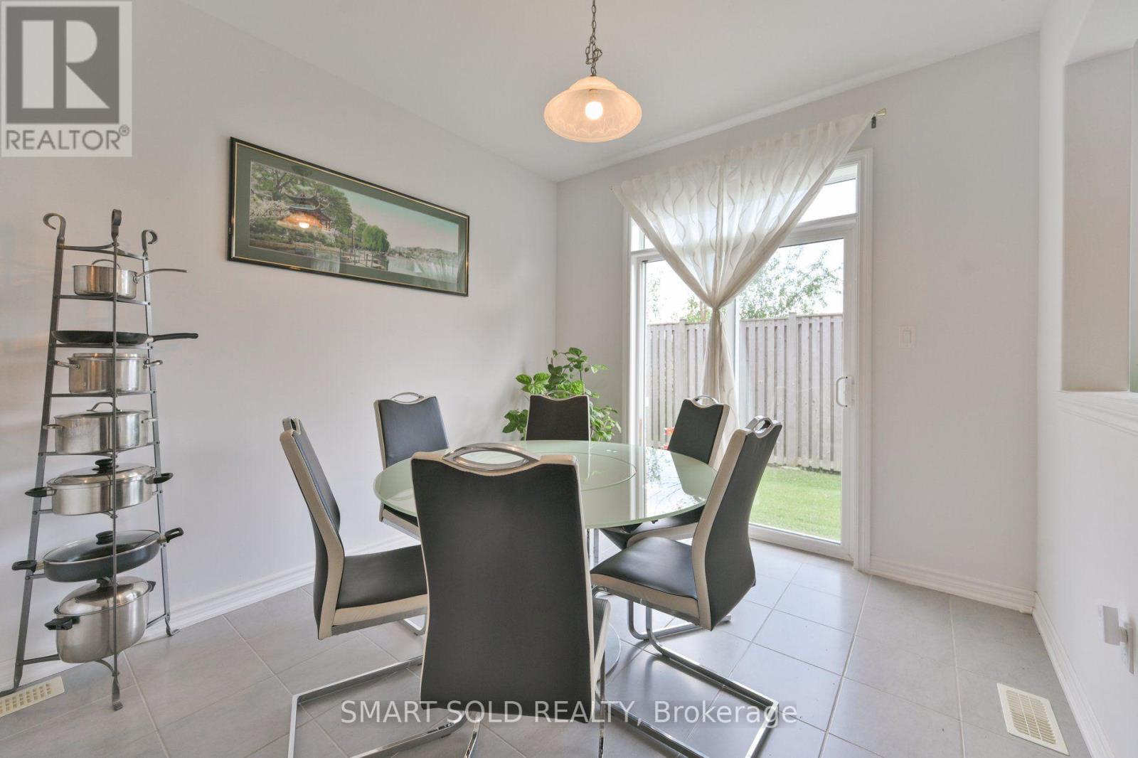 51 Bramsey Street, Georgina, Ontario  L0E 1R0 - Photo 8 - N13716694