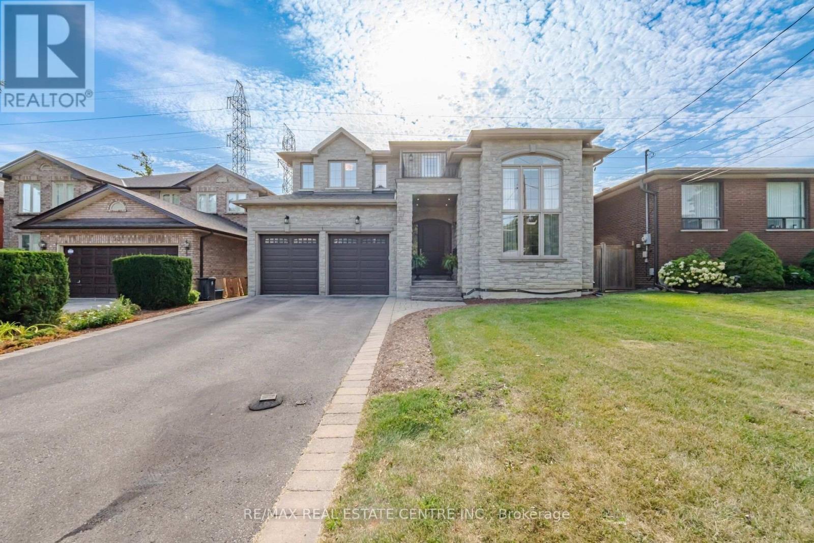 60 Jopling Avenue N, Toronto, Ontario  M9B 4G2 - Photo 2 - W13716698