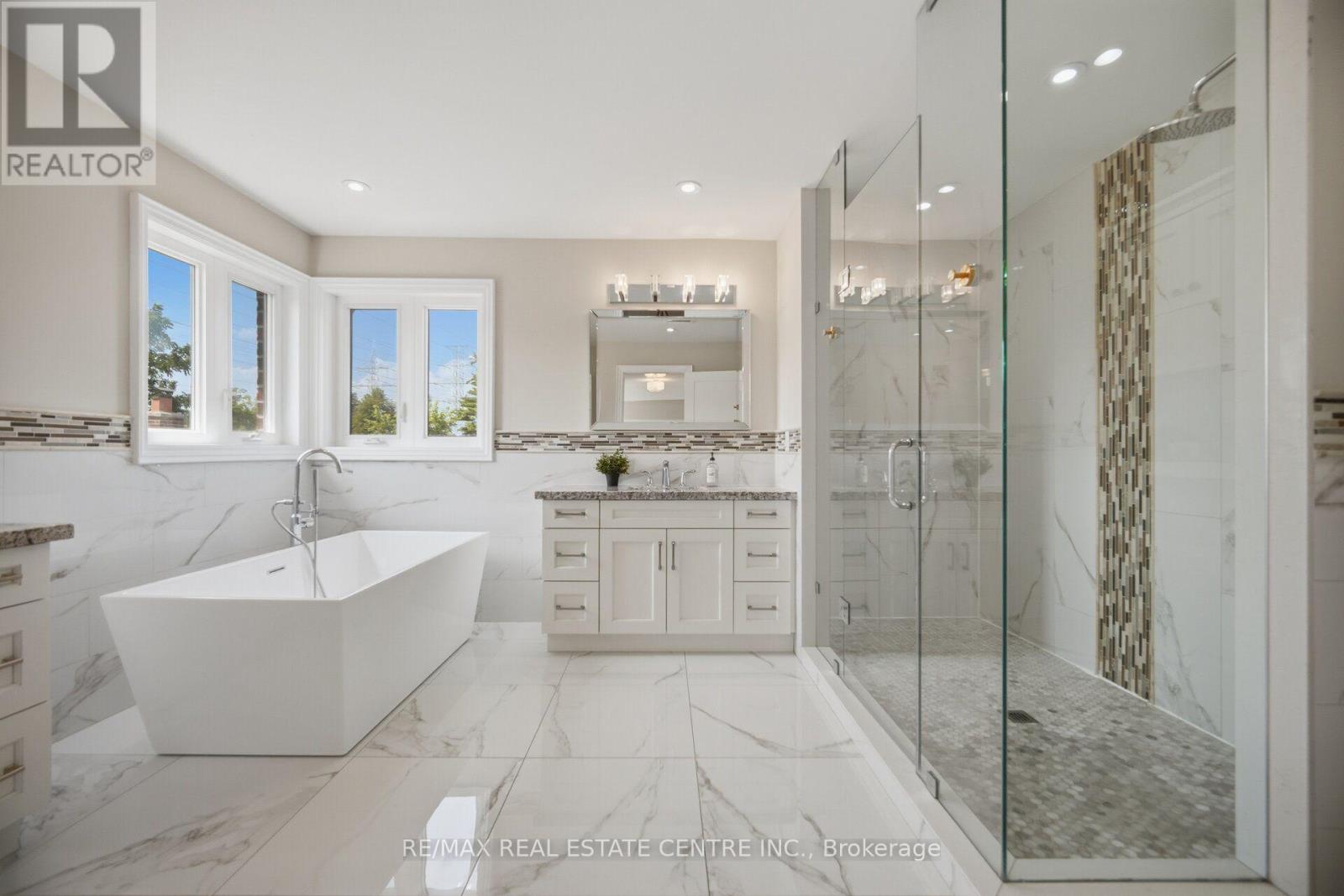 60 Jopling Avenue N, Toronto, Ontario  M9B 4G2 - Photo 27 - W13716698