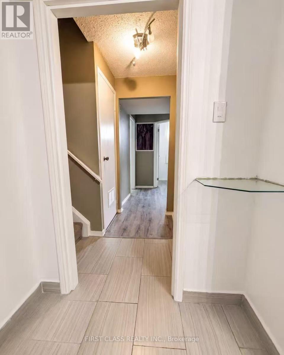 Bsmnt - 1226 Kos Boulevard, Mississauga, Ontario  L5J 4L7 - Photo 5 - W13641914