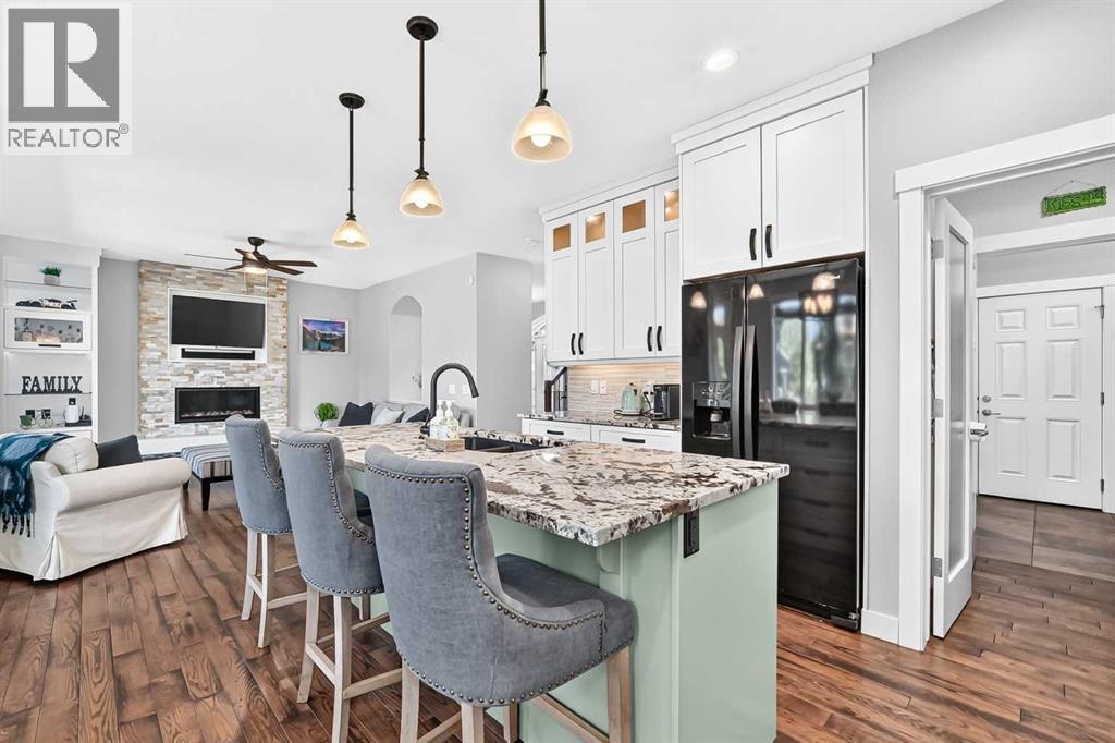 71 Sheep River Cove, Okotoks, Alberta  T1S 0M7 - Photo 7 - A2340215