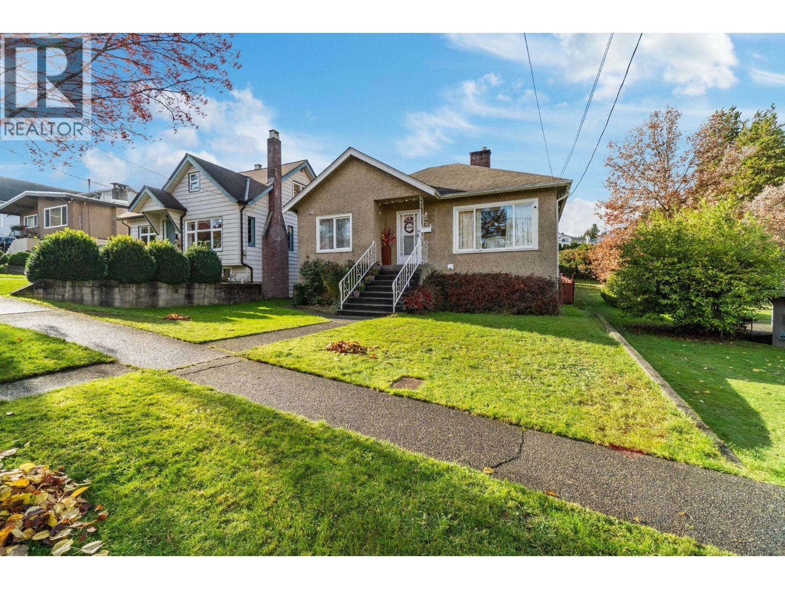 523 Kelly Street, New Westminster, British Columbia V3L 3V1 - Photo 3 - R3159161