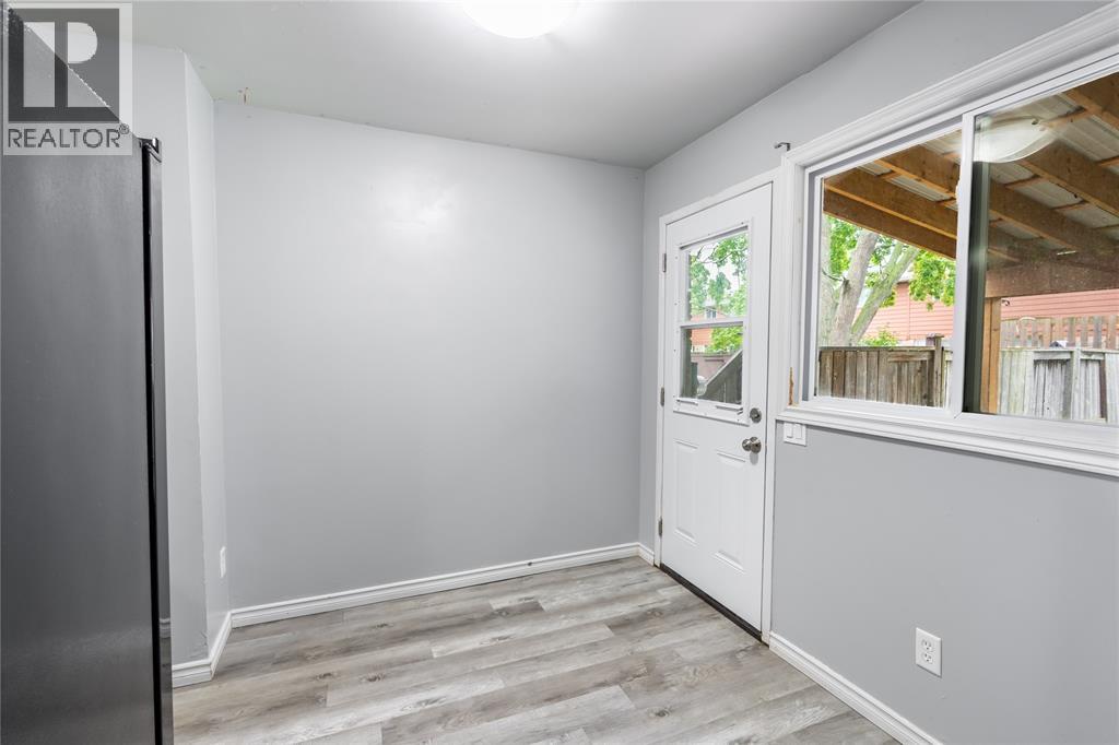 441 Cardiff Place, Sarnia, Ontario  N7S 4C7 - Photo 12 - 26020815