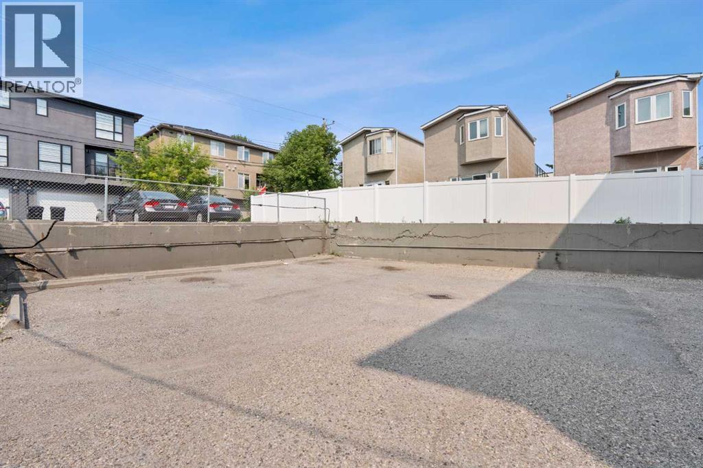 2, 2407 17 Street SW, Calgary, Alberta  T2T 4M9 - Photo 21 - A2330291