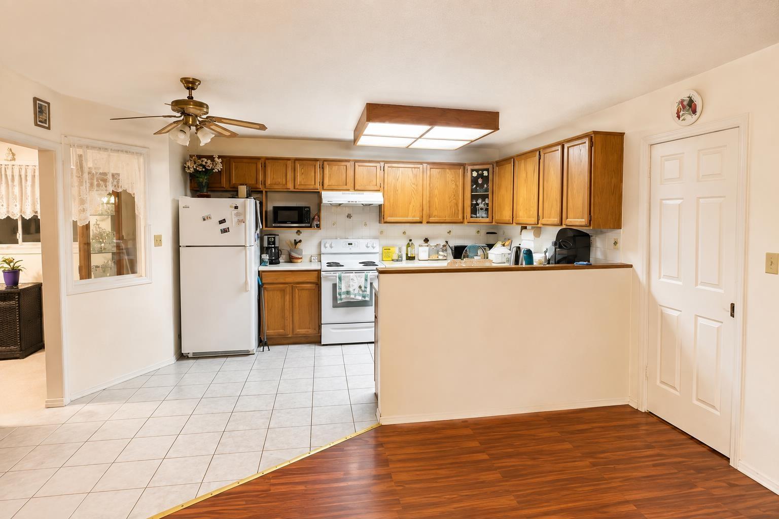 14374 86a Avenue, Surrey, British Columbia  V3W 0K4 - Photo 4 - R3158647