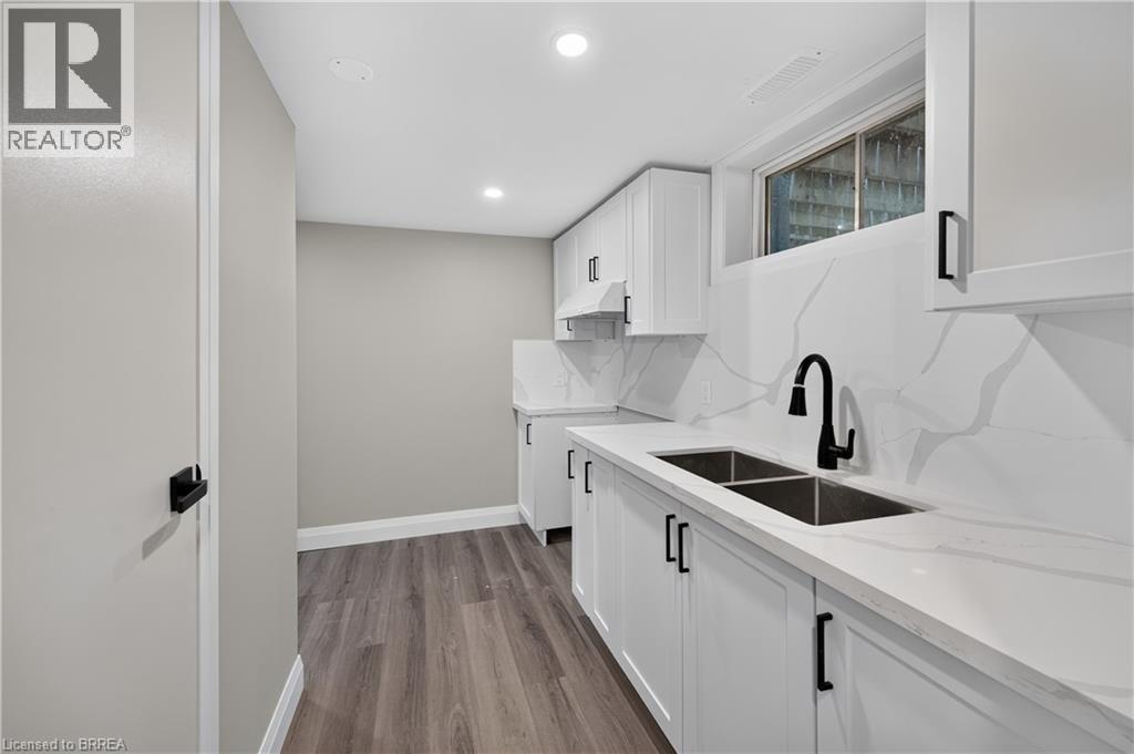 10 Elmwood Avenue, Brantford, Ontario  N3R 2J8 - Photo 35 - 40857012