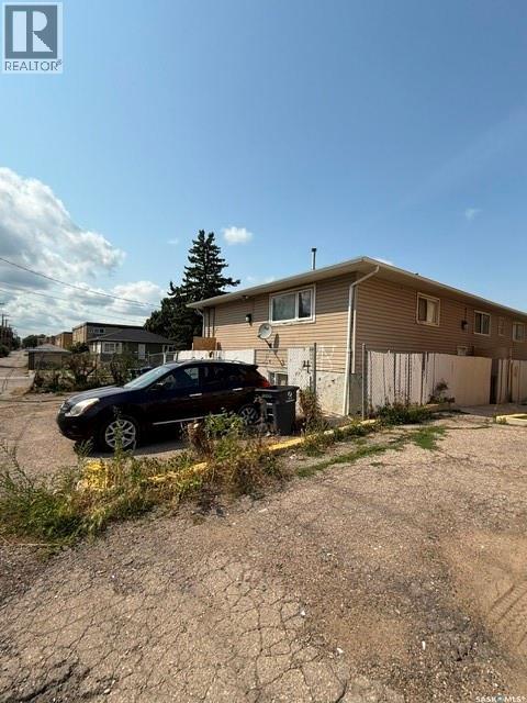1627 22nd Street W, Saskatoon, Saskatchewan  S7R 0J9 - Photo 3 - SK046799