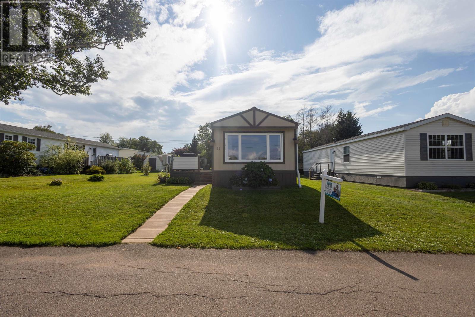 11 Cartier Avenue, Cornwall, Prince Edward Island  C0A 1H5 - Photo 2 - 202621408