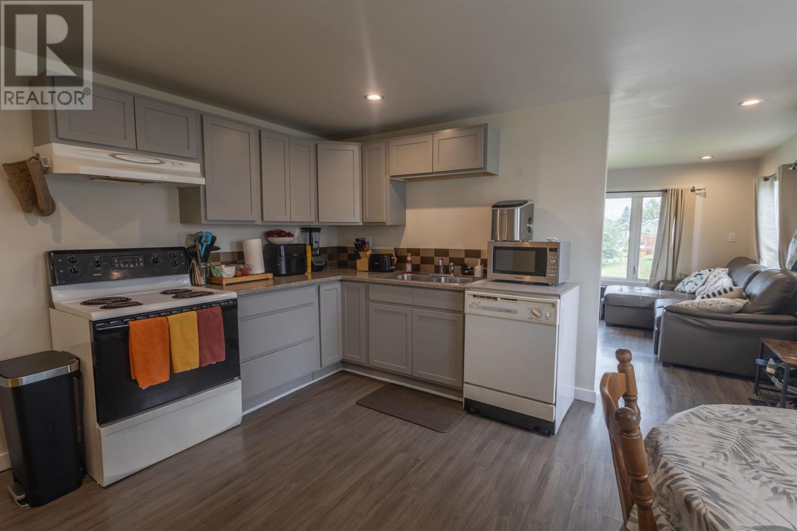 11 Cartier Avenue, Cornwall, Prince Edward Island  C0A 1H5 - Photo 8 - 202621408