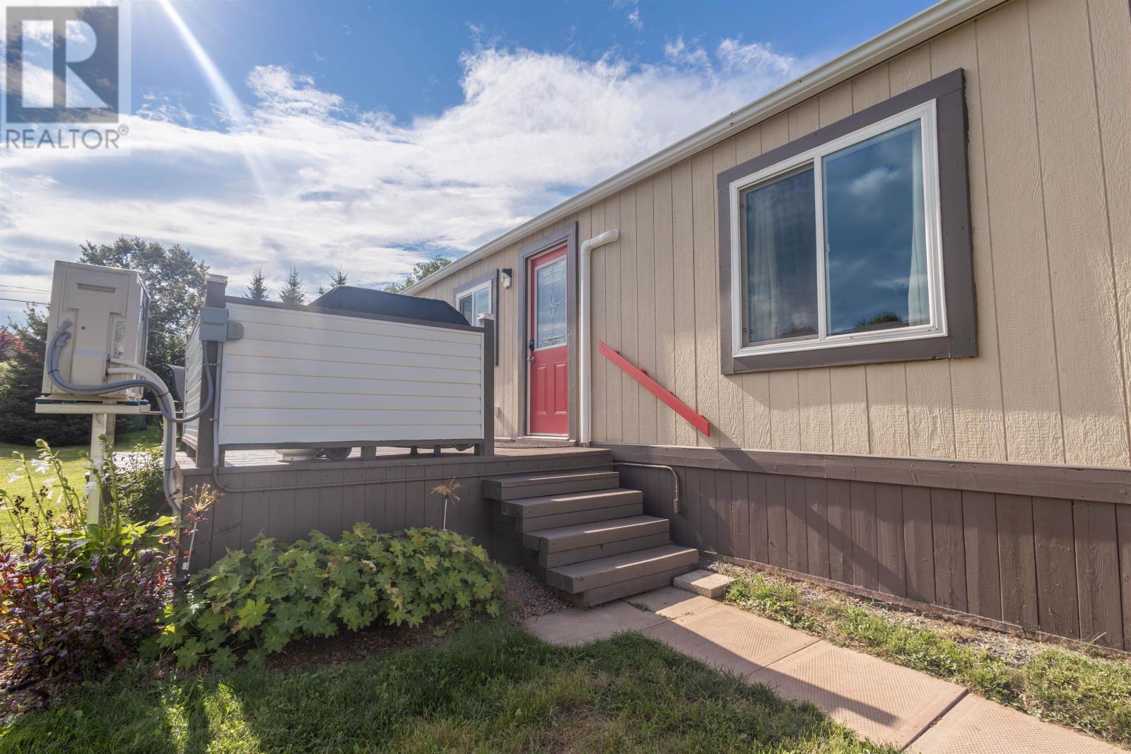 11 Cartier Avenue, Cornwall, Prince Edward Island  C0A 1H5 - Photo 3 - 202621408