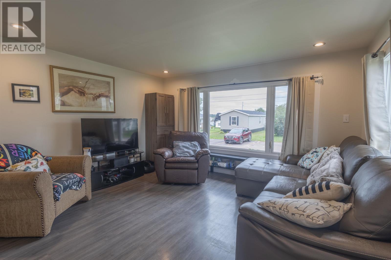 11 Cartier Avenue, Cornwall, Prince Edward Island  C0A 1H5 - Photo 4 - 202621408