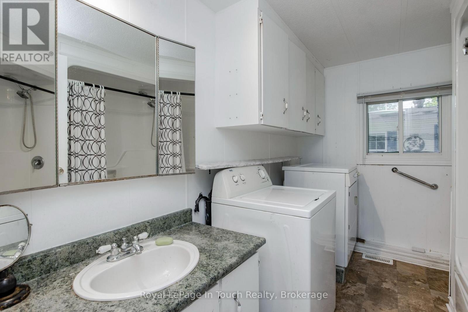 21 Vics Road, Midland, Ontario  L4R 4K3 - Photo 12 - S13551836