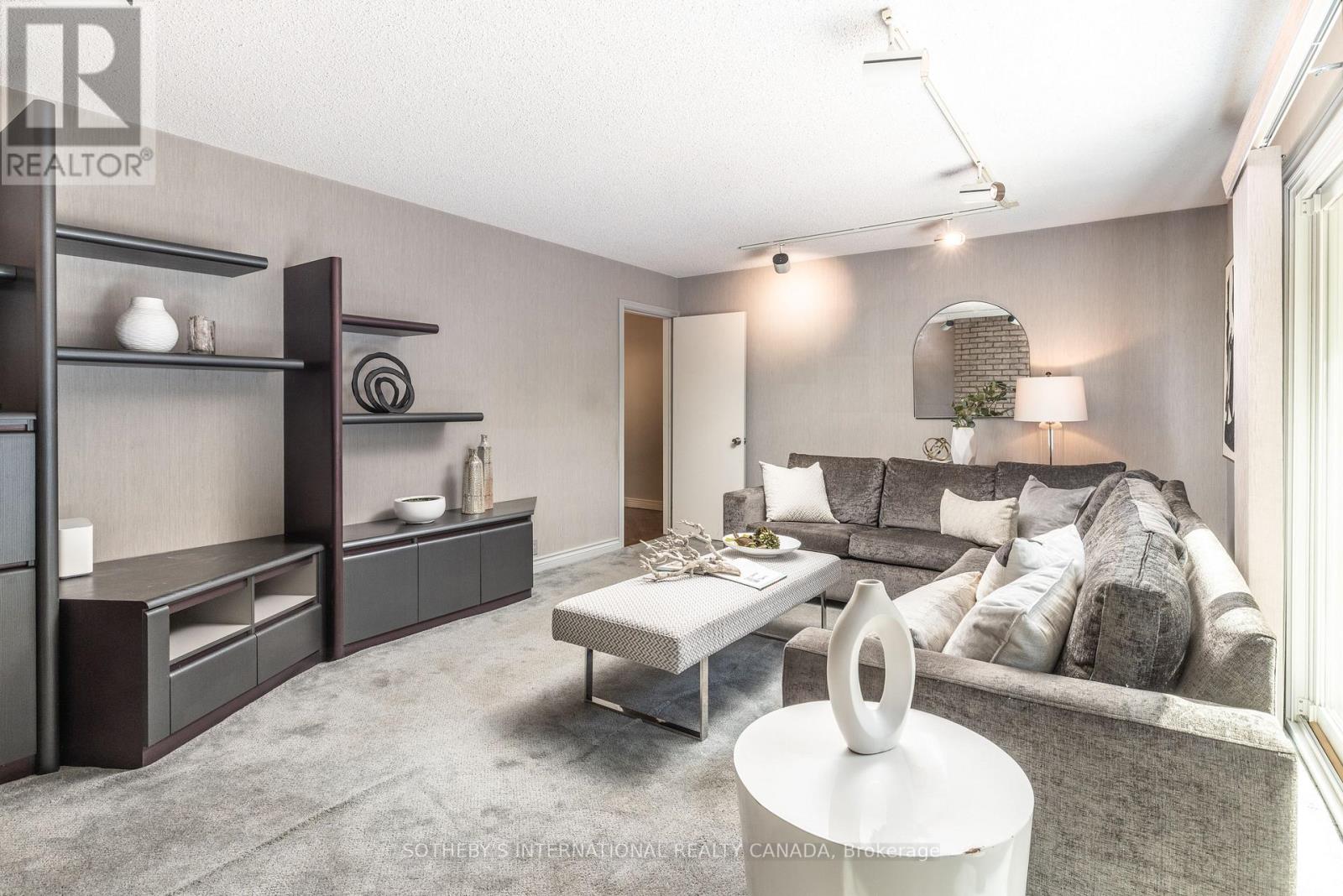 25 Gossamer Avenue, Toronto, Ontario  M2M 2X3 - Photo 14 - C13715164