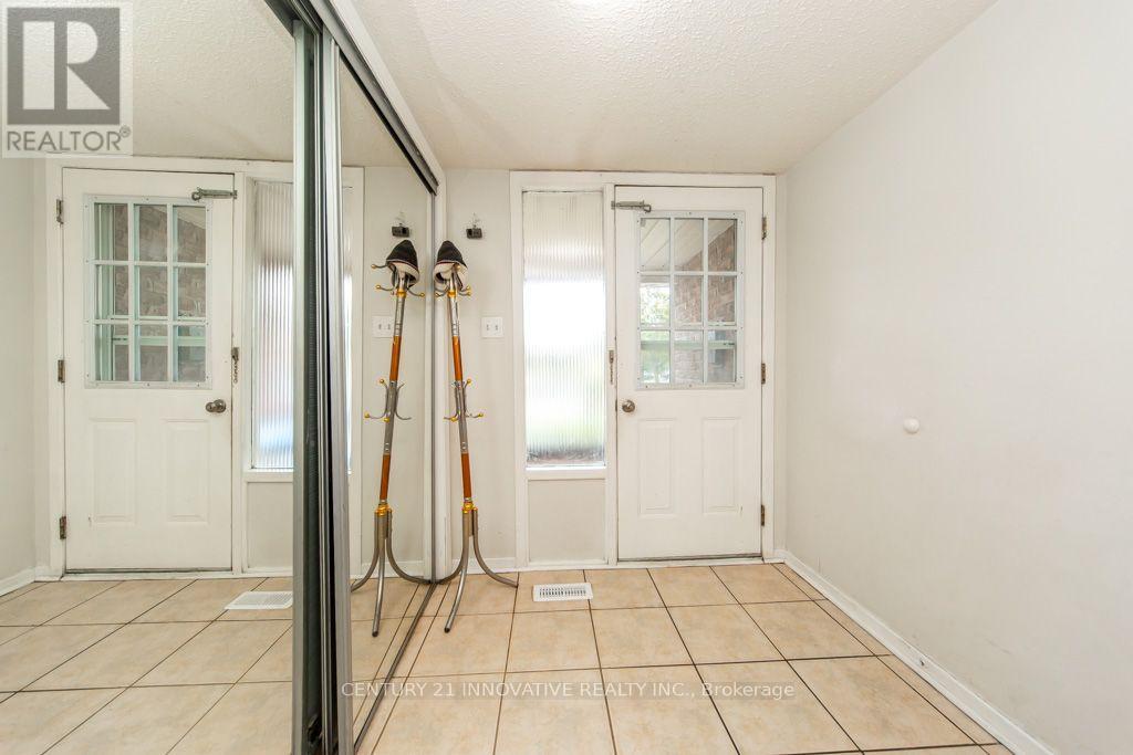 48 Dunthorne Court, Toronto, Ontario  M1B 2S9 - Photo 4 - E13715900