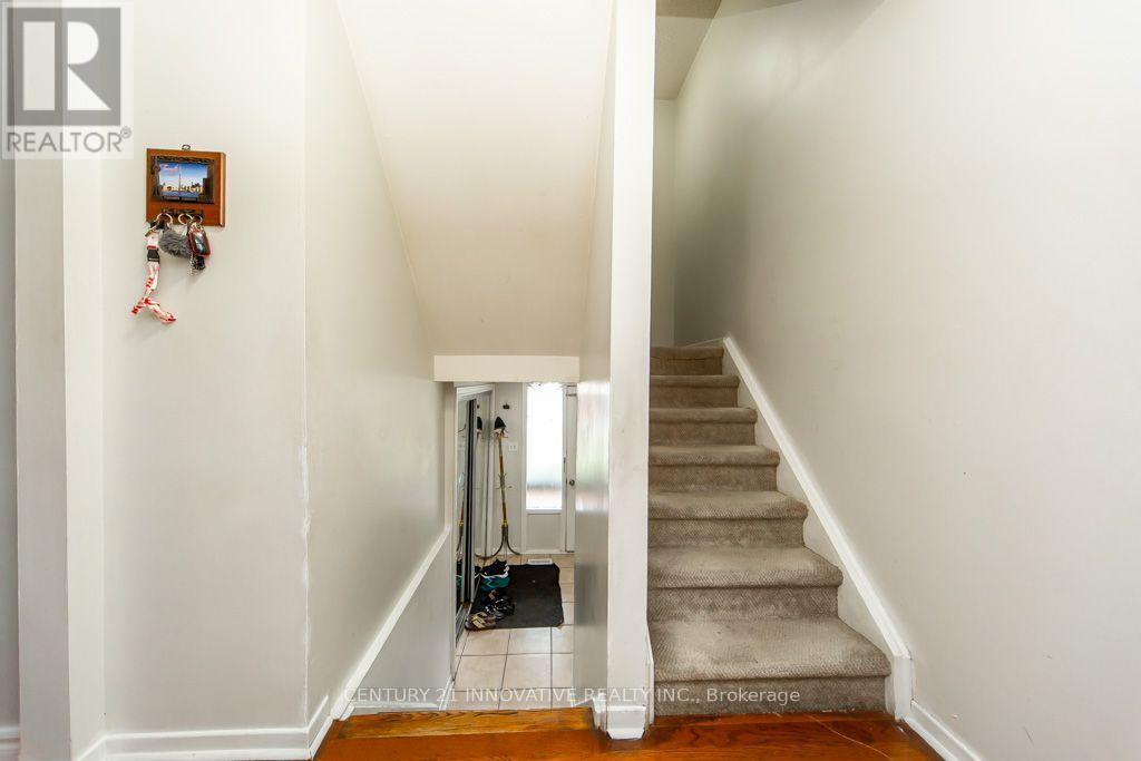 48 Dunthorne Court, Toronto, Ontario  M1B 2S9 - Photo 6 - E13715900