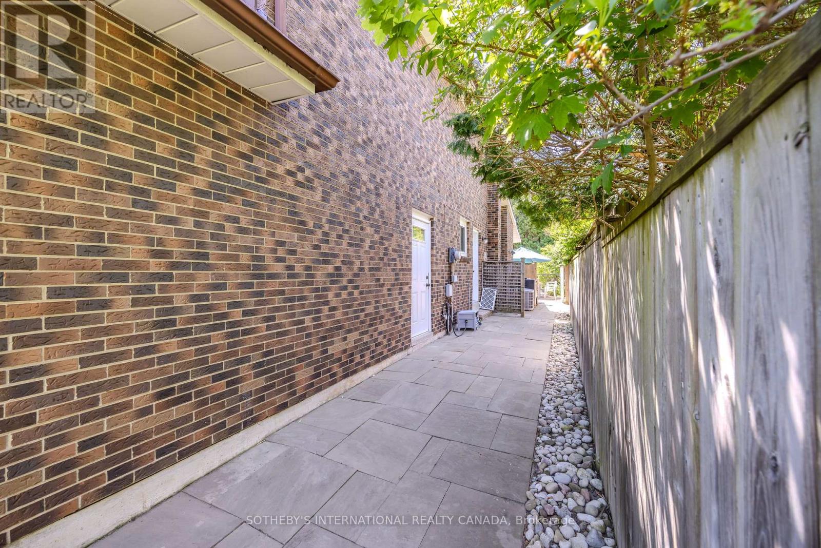 25 Gossamer Avenue, Toronto, Ontario  M2M 2X3 - Photo 37 - C13715164
