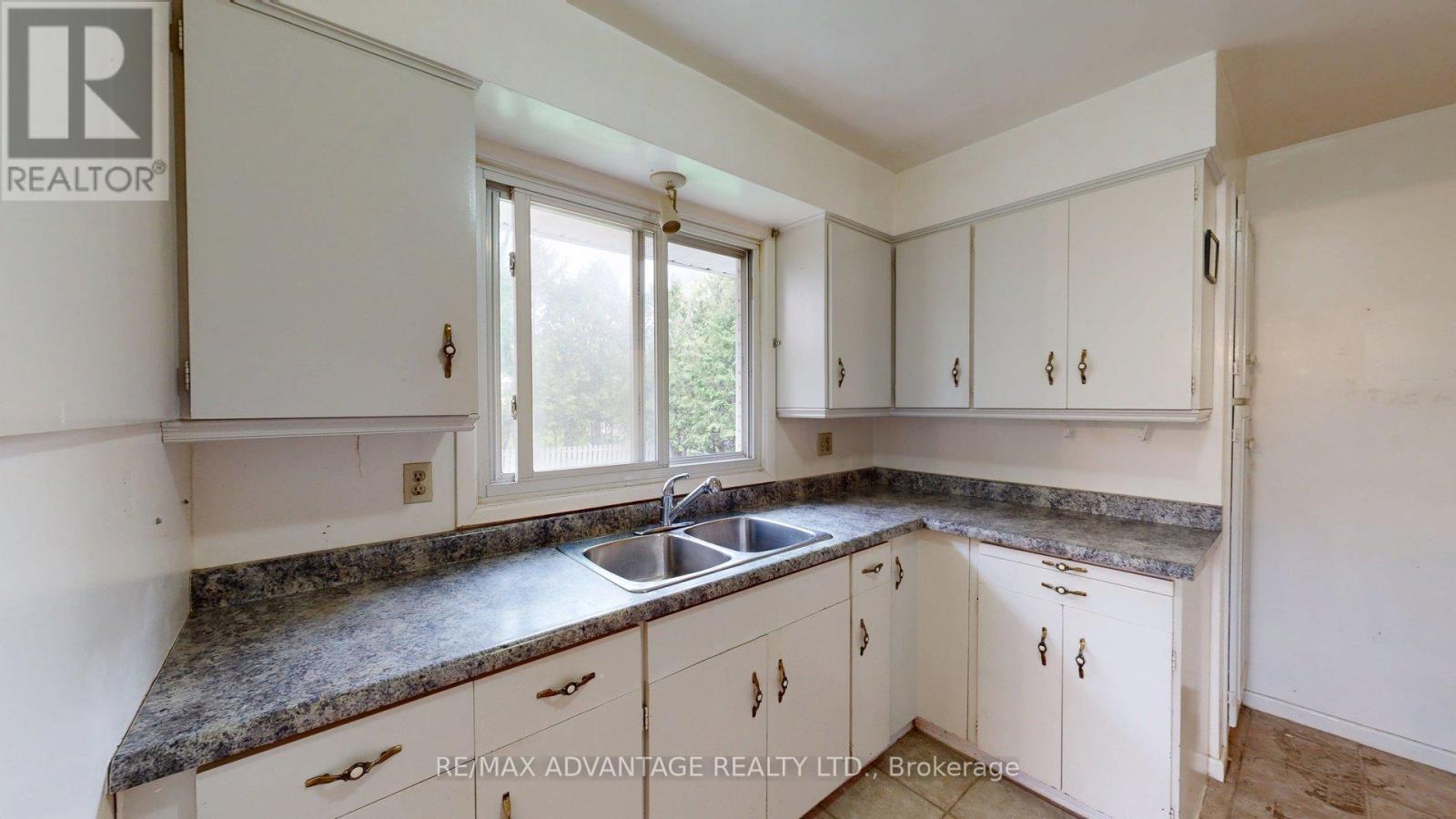 485 Chiddington Avenue, London South, Ontario  N6C 2W1 - Photo 8 - X13560434