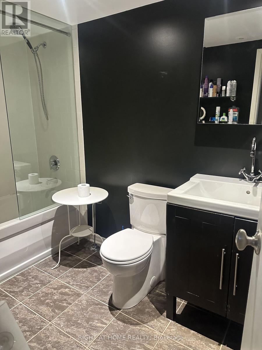 425 - 34 Western Battery Road, Toronto, Ontario  M6K 3N9 - Photo 13 - C13636048