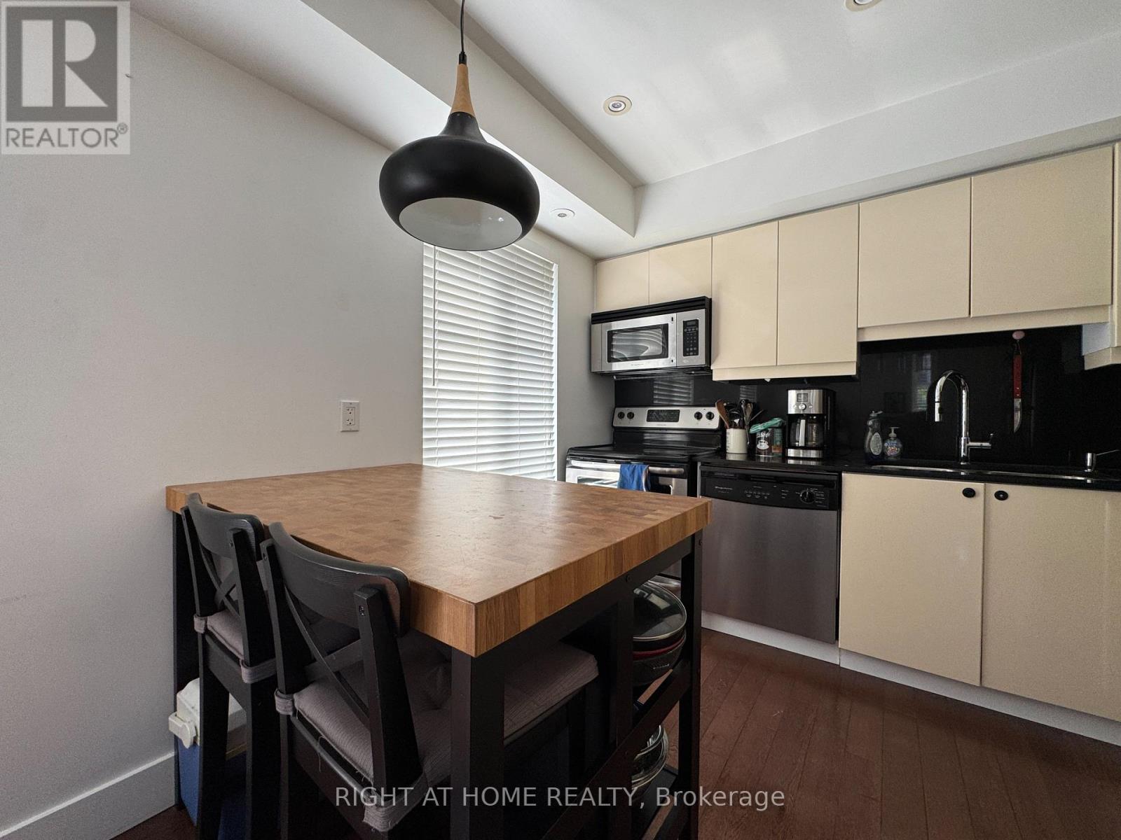 425 - 34 Western Battery Road, Toronto, Ontario  M6K 3N9 - Photo 5 - C13636048